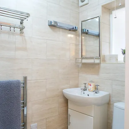 Athelas, Self Catering *